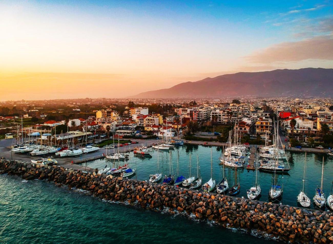 Kalamata'S Sunny Retreat Near The Historic Center エクステリア 写真